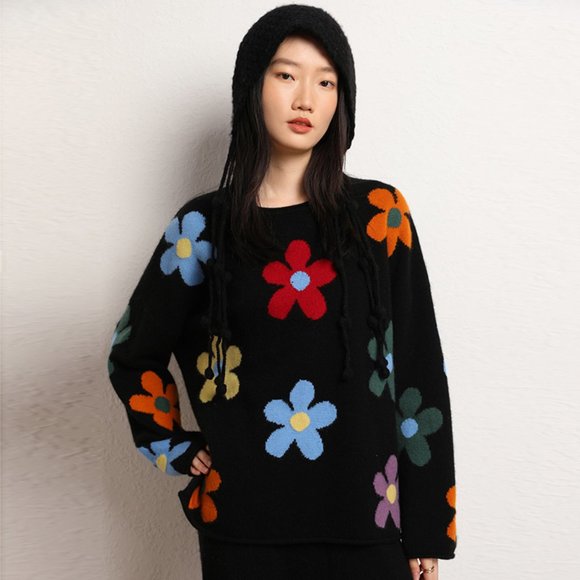 Light Luxury - Women's Embroidered Colorful Floral Cashmere Sweater - Picture 4 of 10